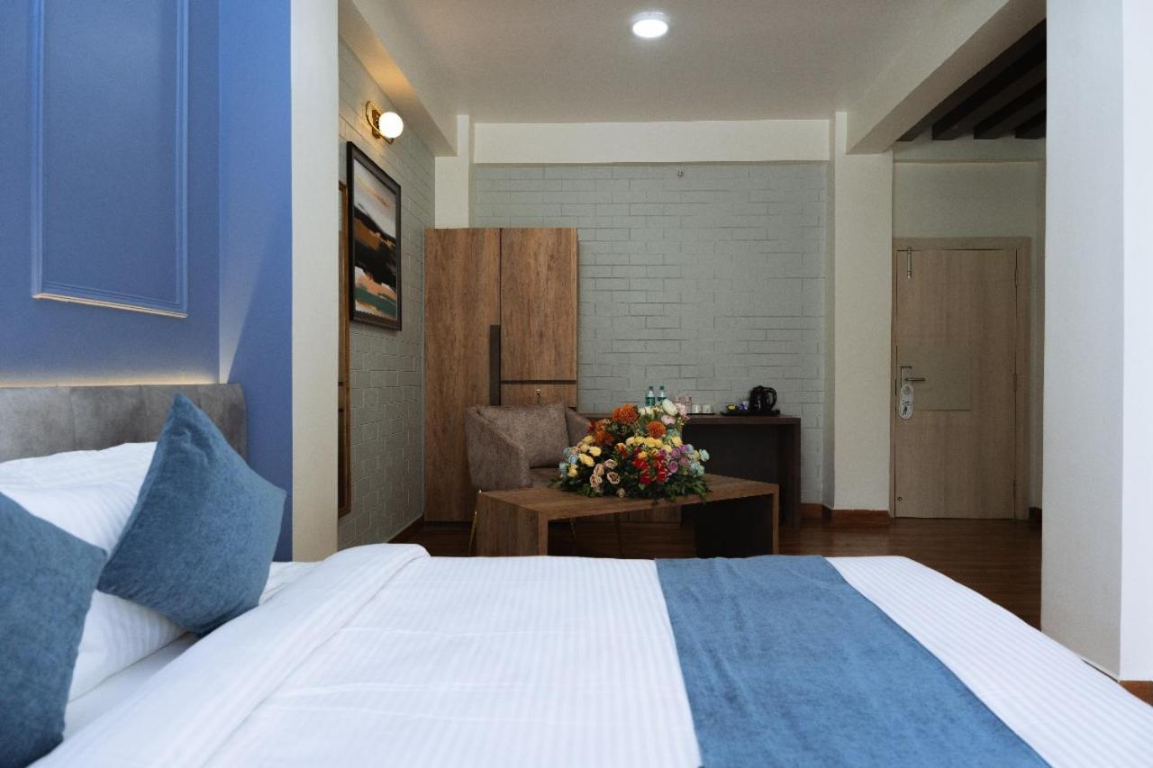 Hotel Kamrupa Guwahati Esterno foto