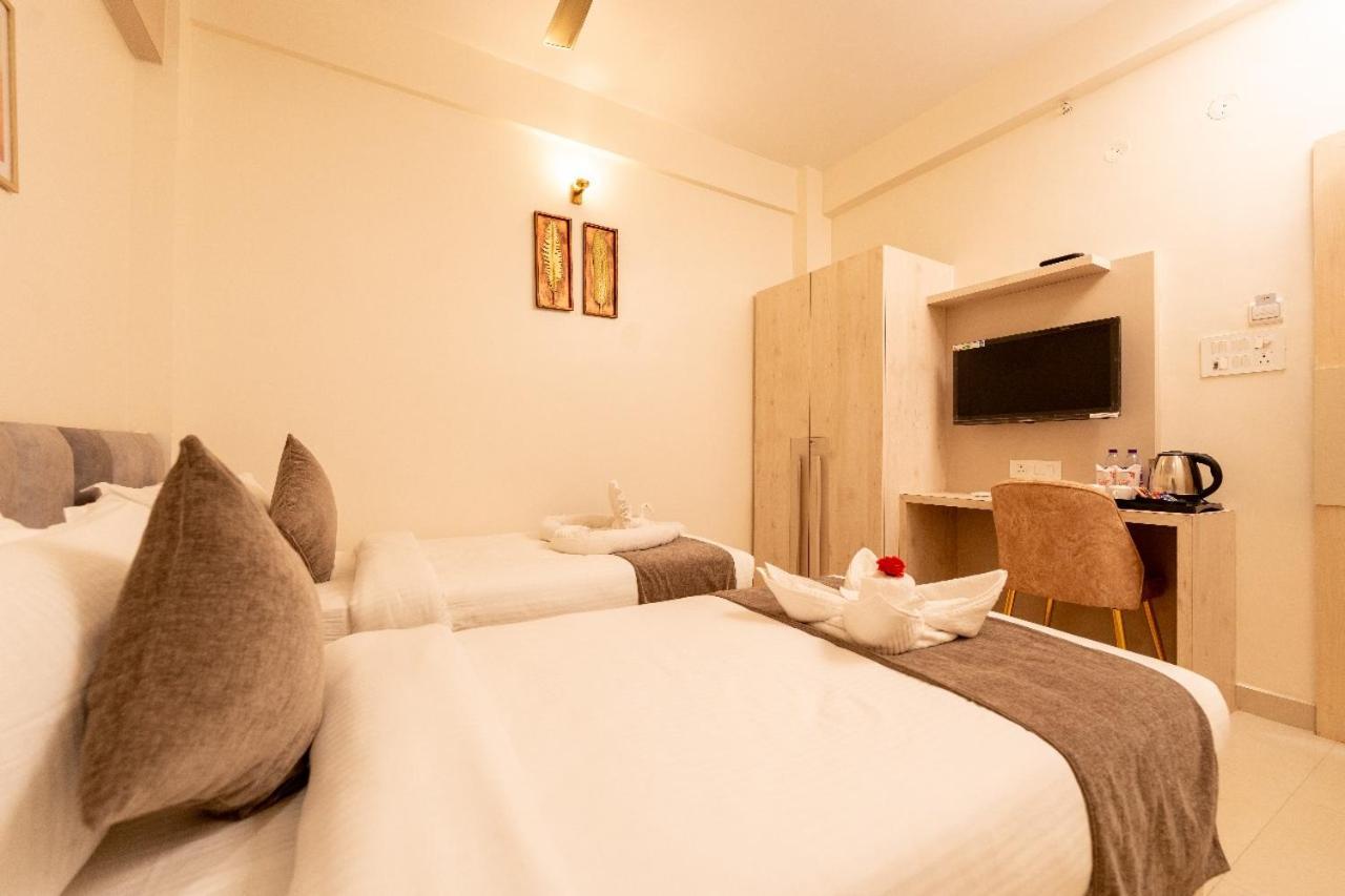 Hotel Kamrupa Guwahati Esterno foto